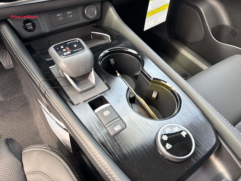 New 2026 Boulder Gray Pearl / Super Black Two-tone Nissan Platinum image 19
