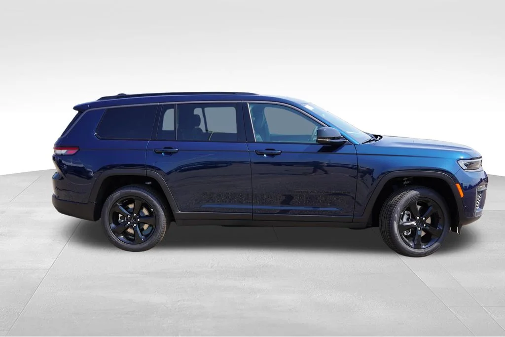 New 2026 Fathom Blue Pearlcoat Jeep Limited image 2