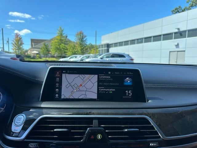Used 2022 Gray BMW 750i xDrive image 18