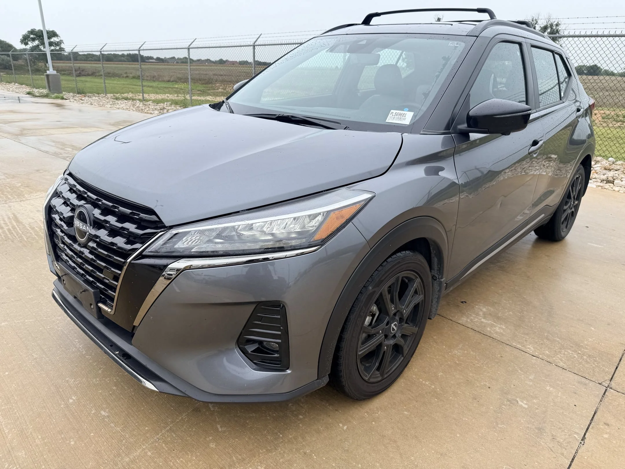 Used 2023 Gray Nissan SR image 11