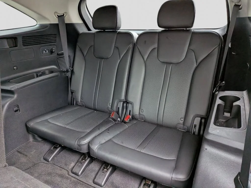 Used 2023 Black Kia X-Line S image 25