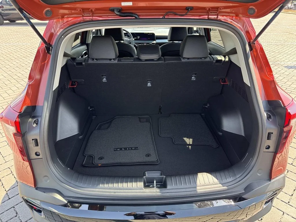 Used 2026 Orange Kia S image 25
