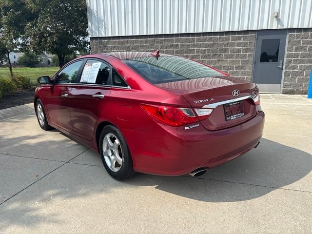 Used 2011 Red Hyundai SE image 8