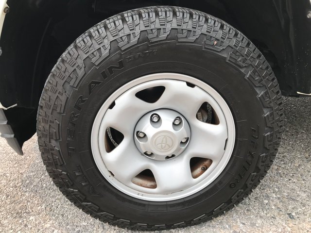 Used 2018 Super White Toyota SR image 9