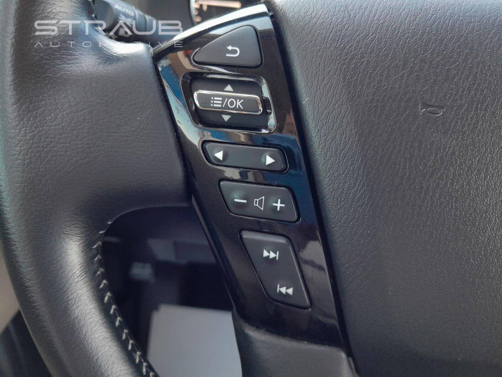 Used 2022 Hermosa Blue Pearl Nissan SL image 14