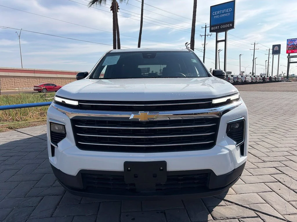 Used 2025 White Chevrolet LT image 2