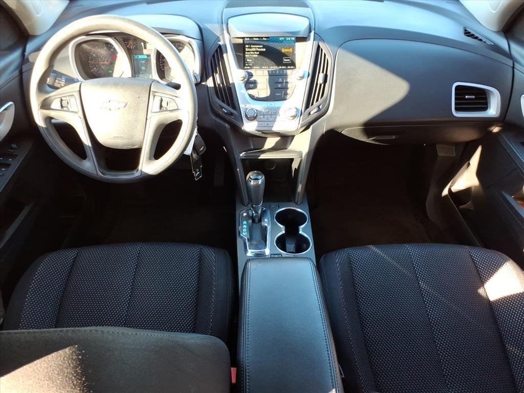 Used 2017 Summit White Chevrolet LS image 10