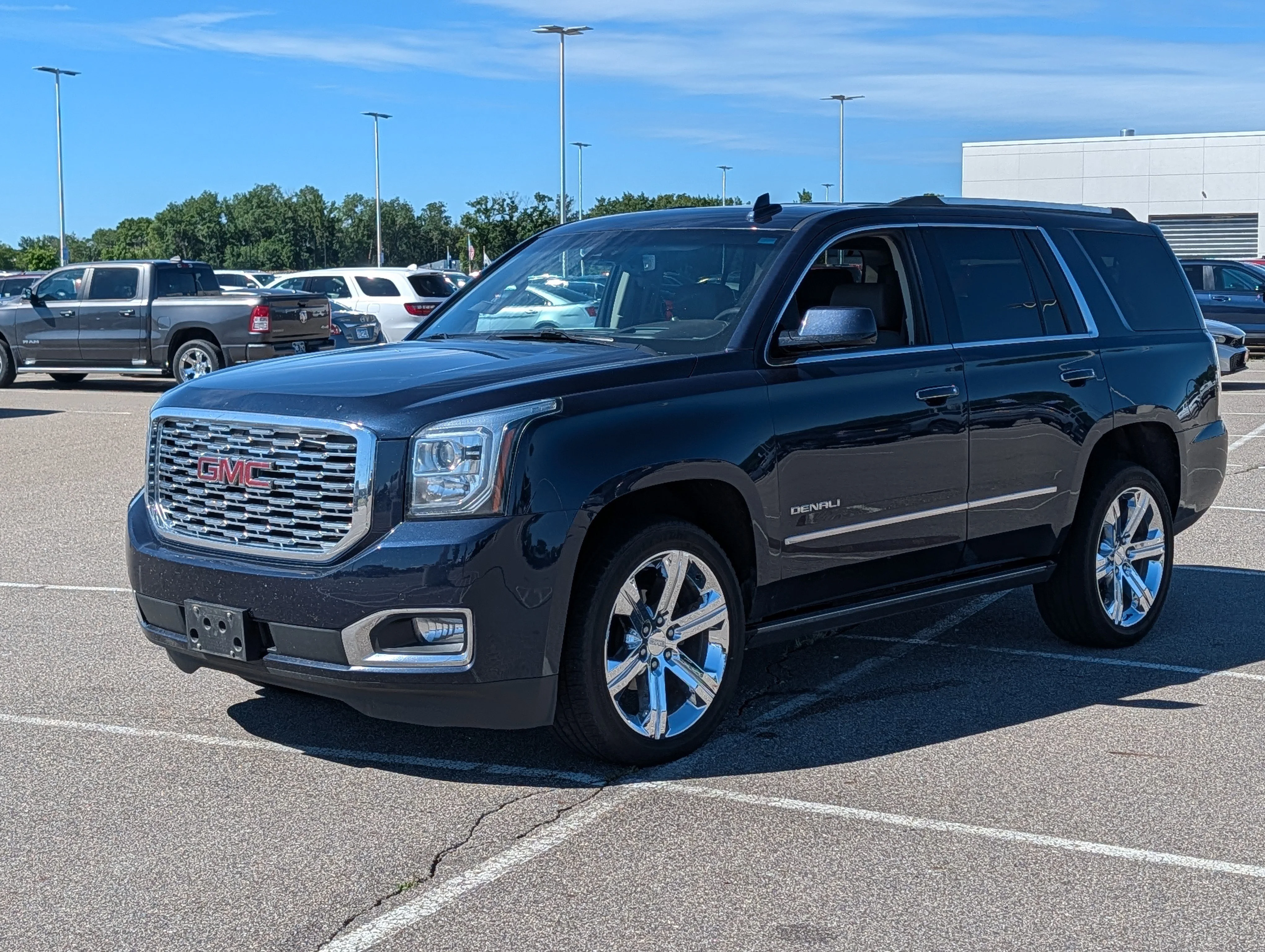 Used 2019 GMC Yukon Denali with VIN 1GKS2CKJ7KR234620 for sale in Waite Park, Minnesota