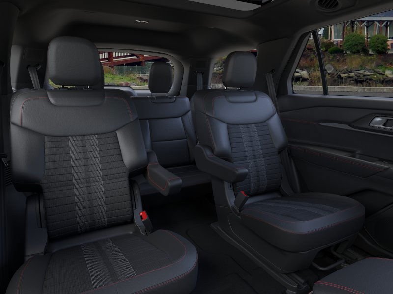 New 2026 Star White Metallic Tri-Coat Ford ST-Line image 11
