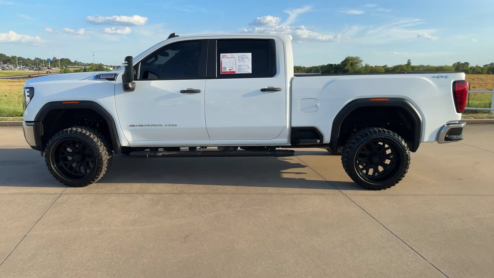 Used 2024 Summit White GMC Pro image 4