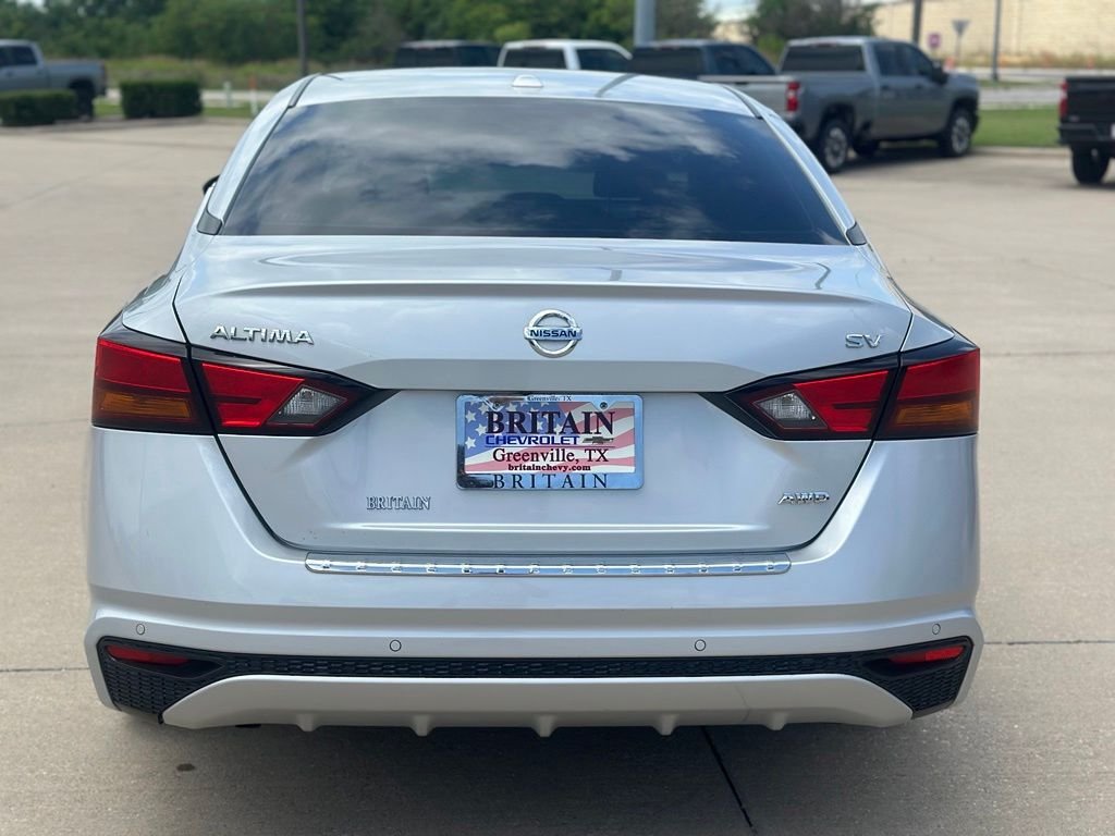 Used 2022 Silver Nissan 2.5 SV image 5