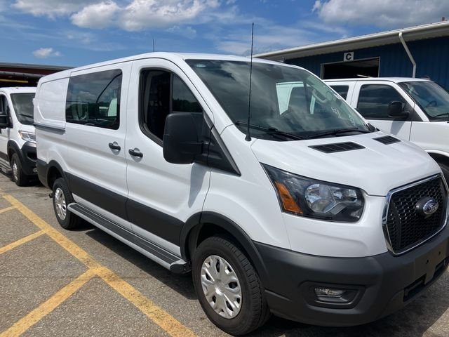 Used 2025 White Ford Base image 1