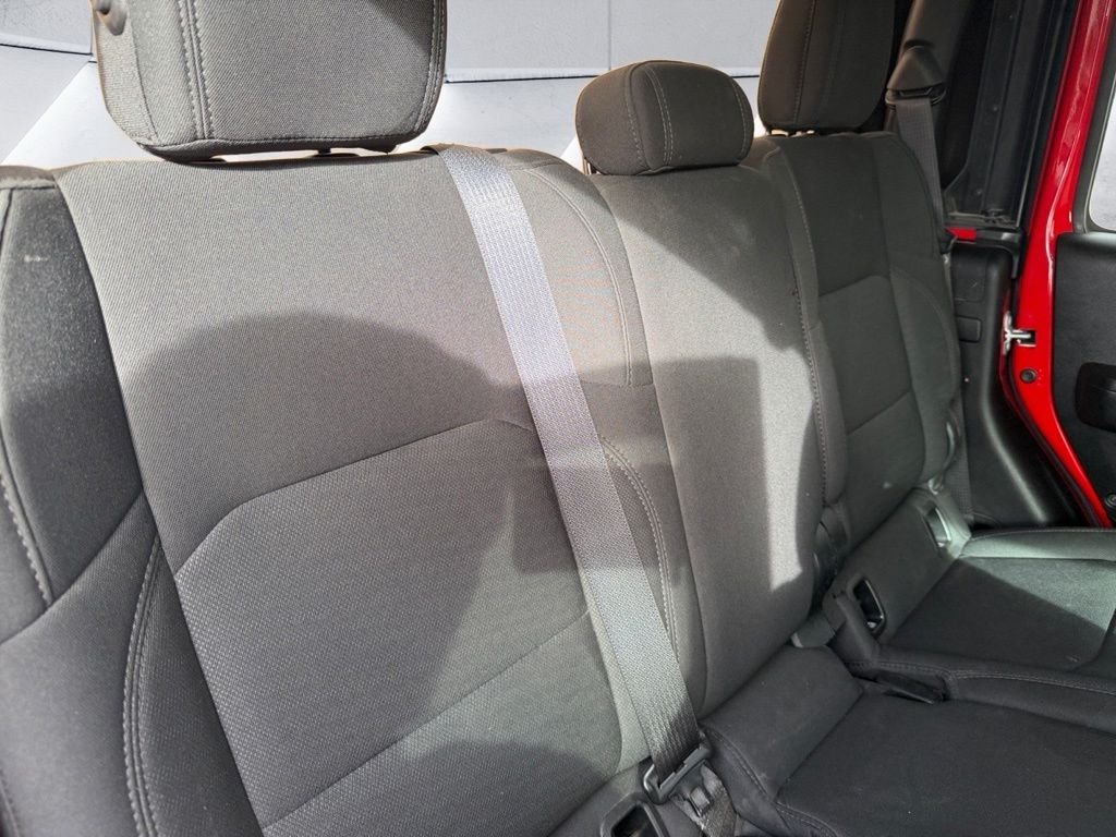 Used 2023 Red Jeep Sport S image 25