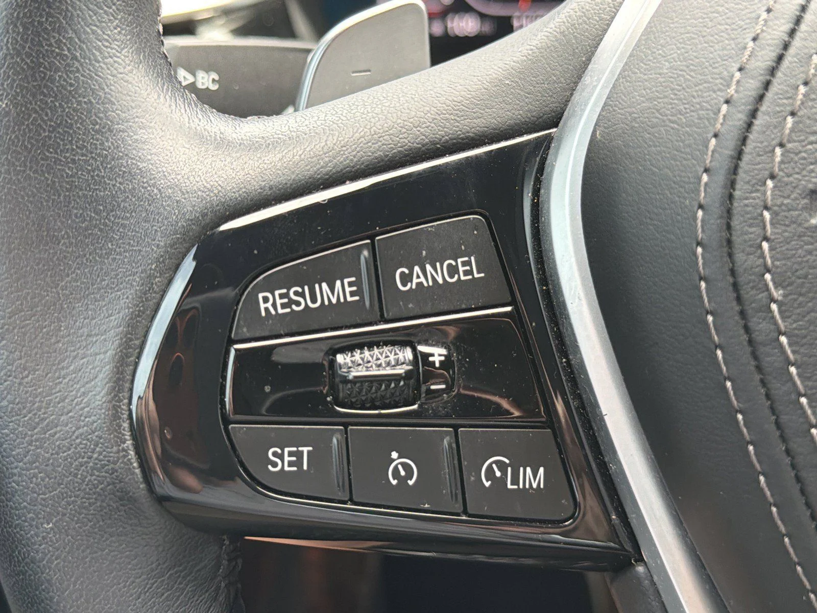 Used 2023 Skyscraper Grey Metallic BMW 540i image 30