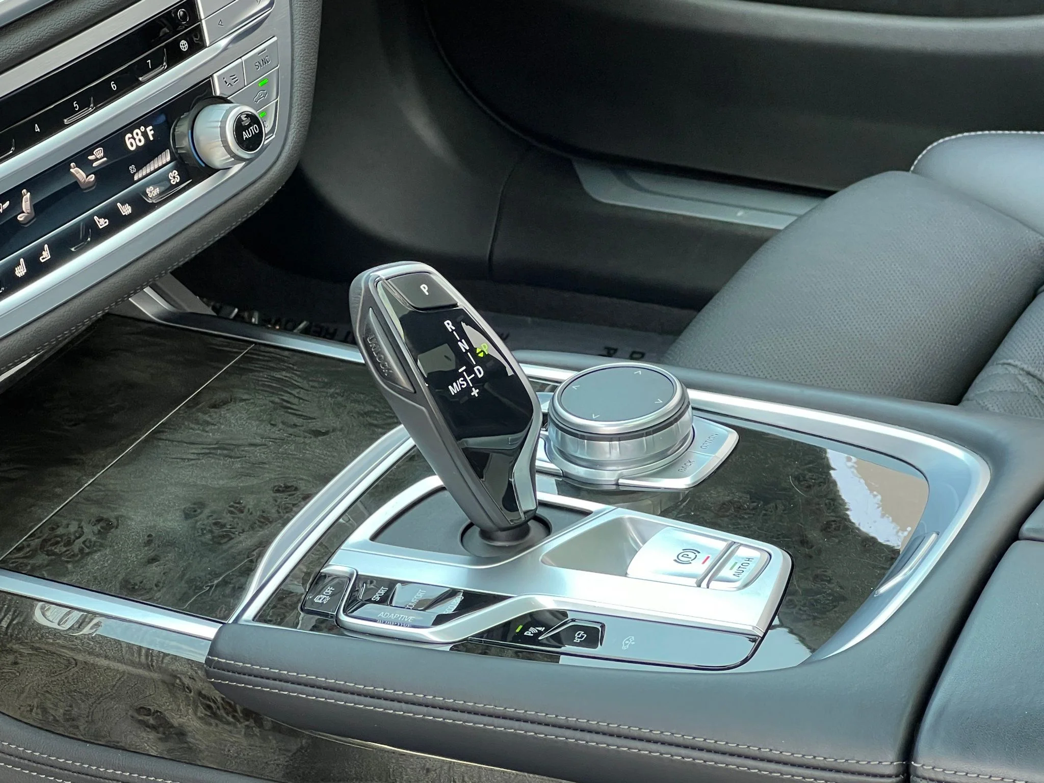 Used 2022 Blue BMW 750i xDrive image 31