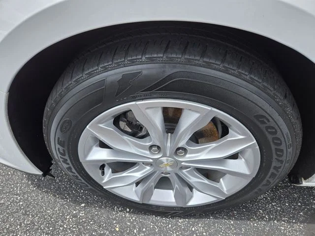 Used 2023 White Chevrolet LT image 25