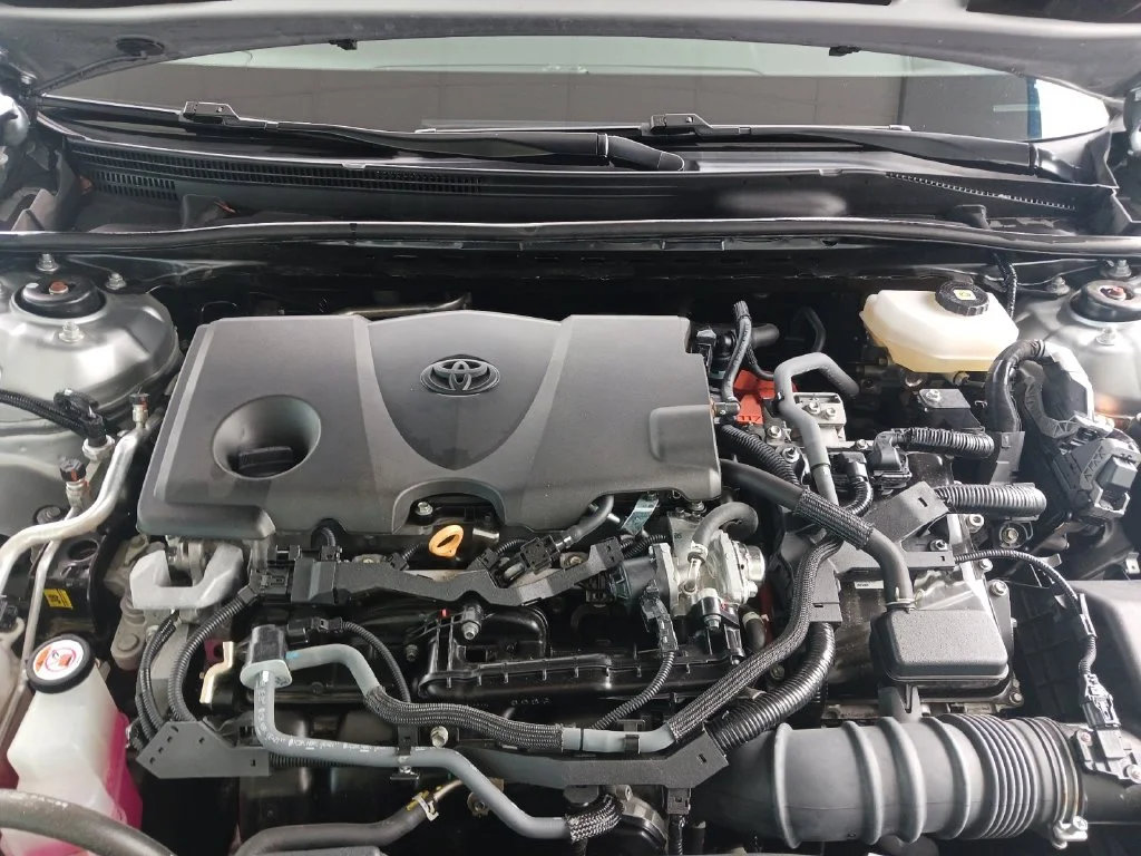 Used 2025 Silver Toyota LE image 14