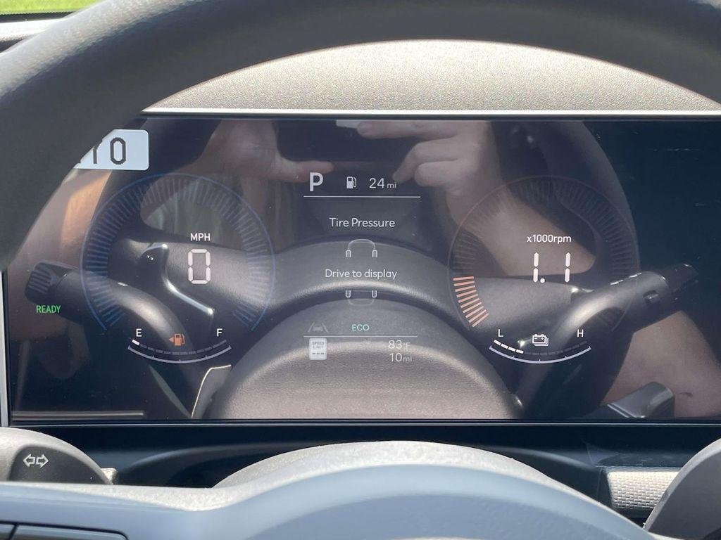 New 2026 White Hyundai SEL AWD image 20
