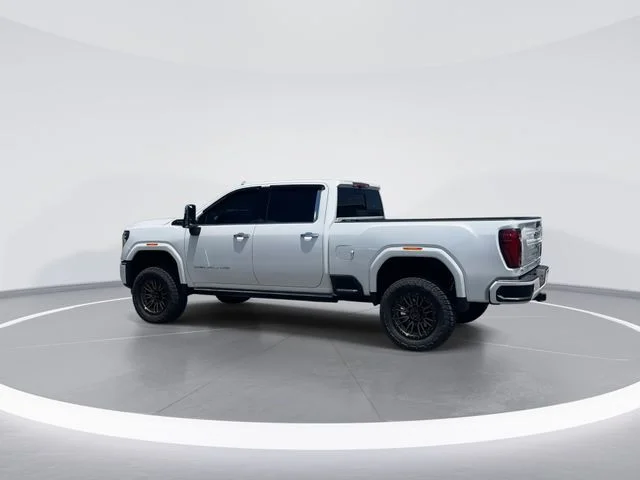 Used 2025 White GMC Denali Ultimate image 8