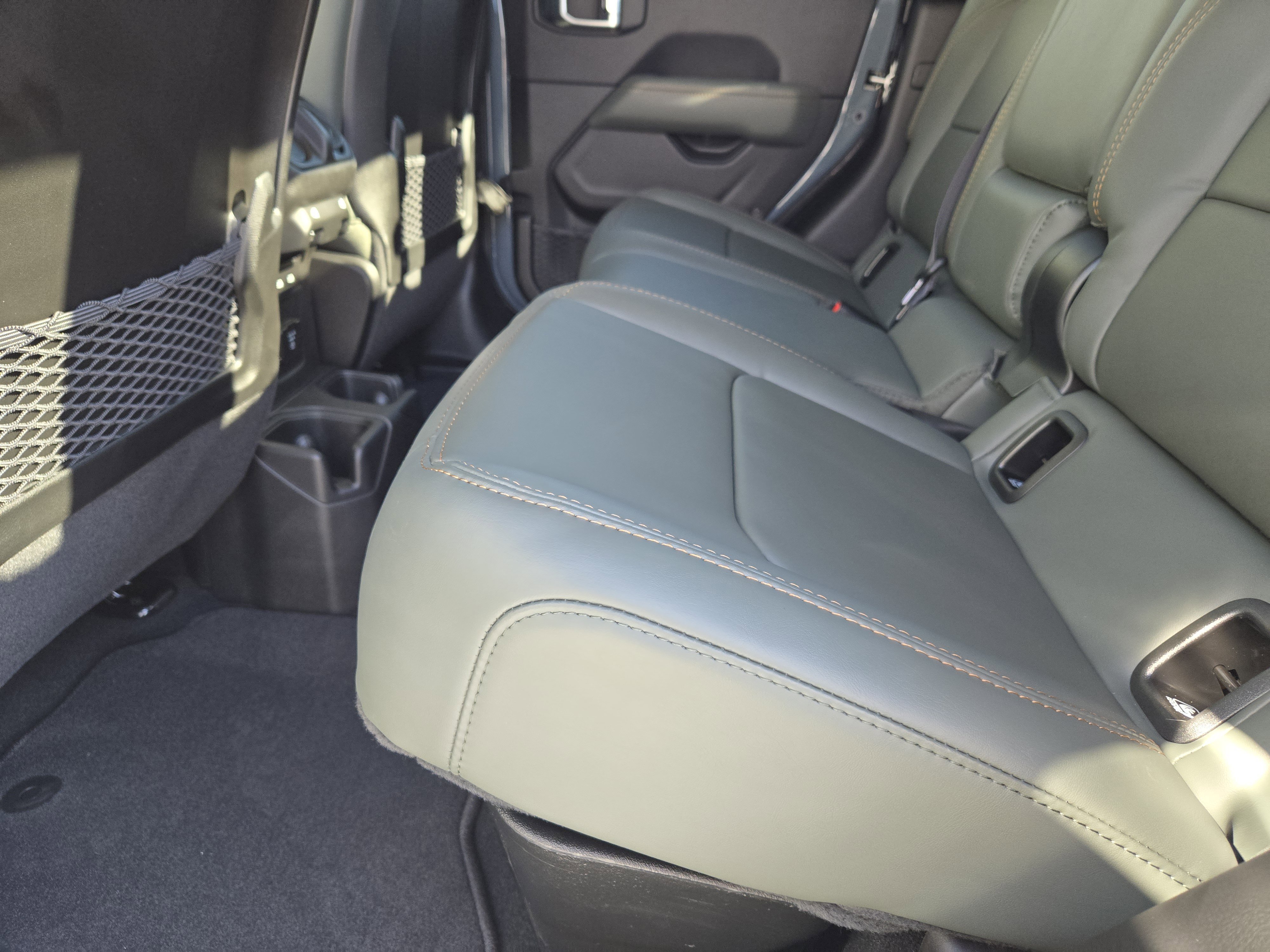 New 2026 Anvil Clear-Coat Exterior Paint Jeep Mojave X image 21