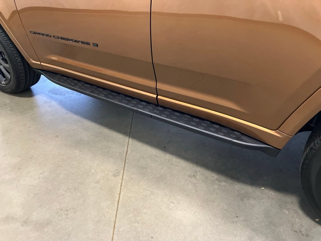 New 2026 Copper Shino Metallic Clear-Coat Exterior Paint Jeep Limited Reserve image 31