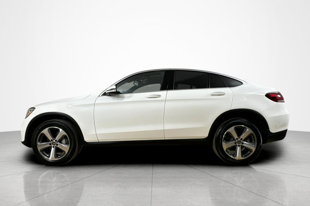 Used 2023 Polar White Mercedes-Benz GLC 300 image 2