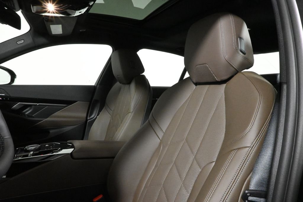 2026 BMW 5 Series 530i - Photo 16