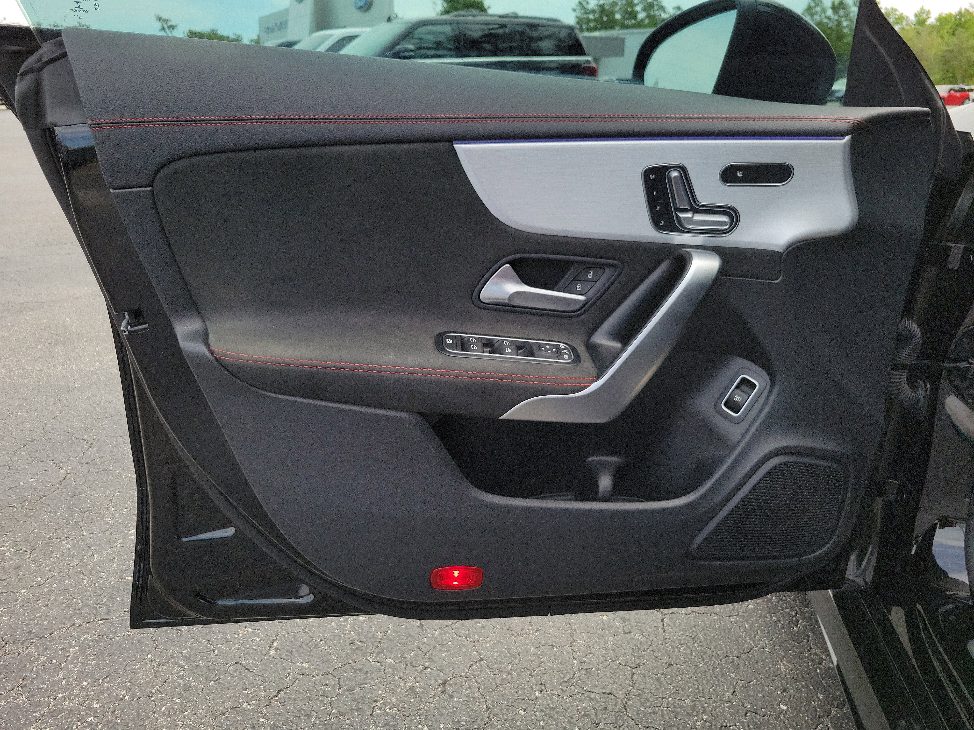 Used 2023  Mercedes-Benz CLA 250 image 17