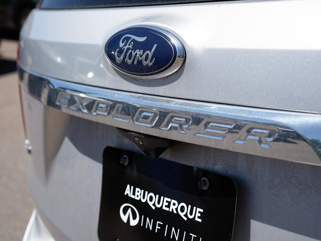 Used 2016 Ingot Silver Metallic Ford XLT image 16