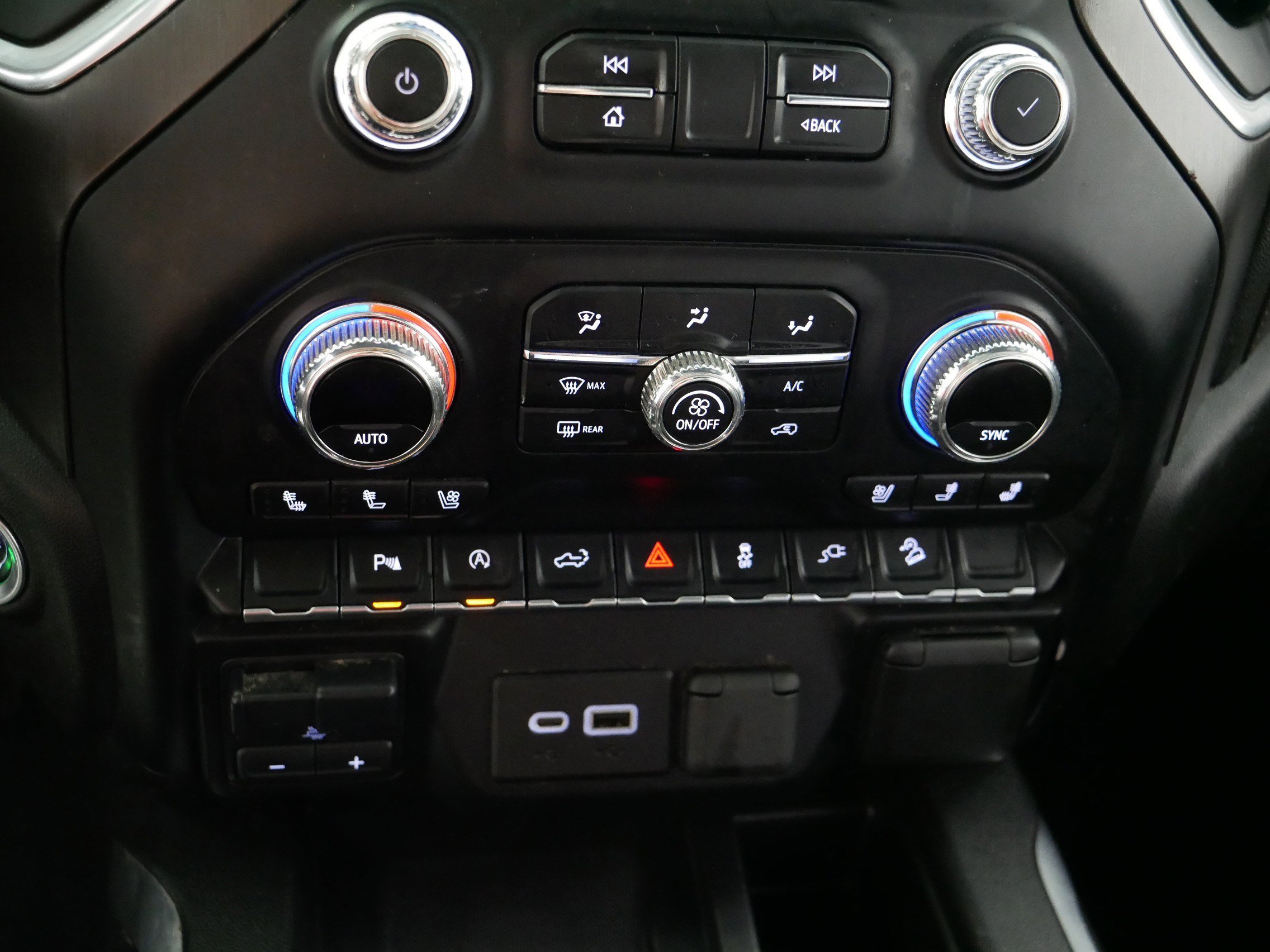 Used 2021 Black GMC AT4 image 23
