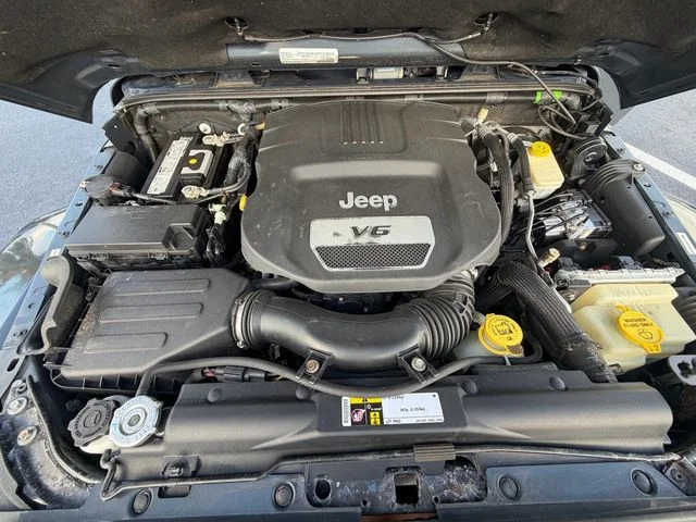 Used 2016 Gray Jeep Unlimited Sahara image 19