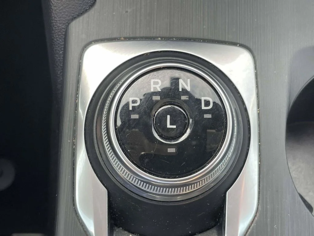 Used 2022 Gray Ford SEL image 17