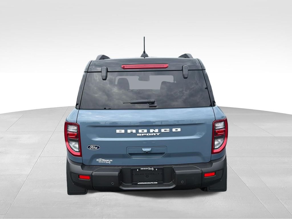 New 2026 Azure Gray Metallic Tri-Coat Ford Outer Banks® image 4