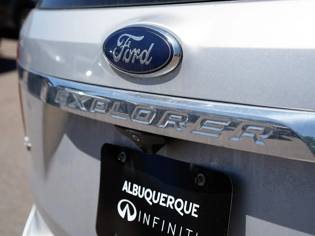 Used 2016 Ingot Silver Metallic Ford XLT image 16
