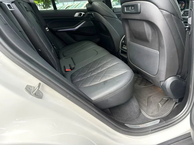 Used 2023 White BMW sDrive40i image 15