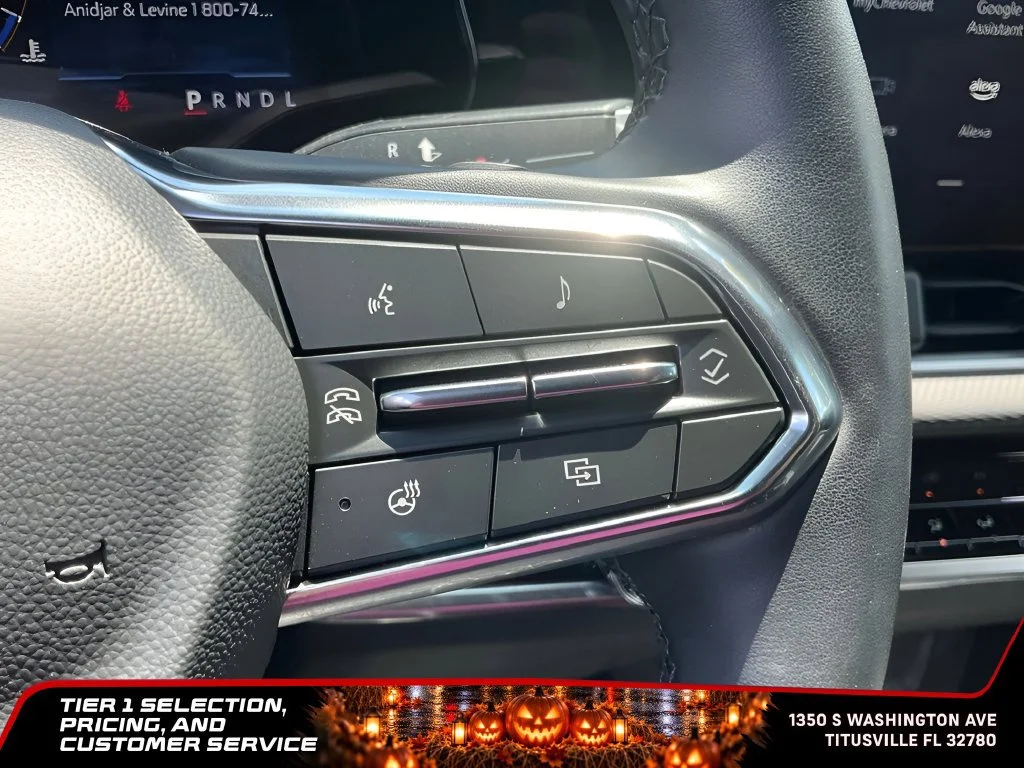 Used 2025 Mosaic Black Metallic Chevrolet LT image 27