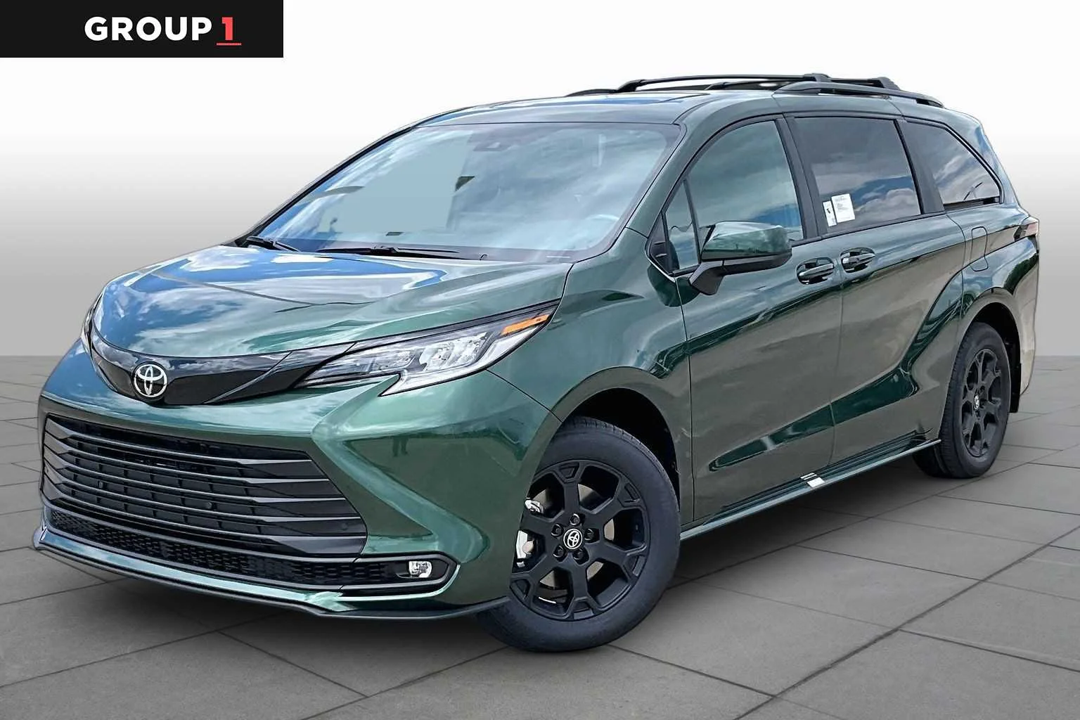 2026 Toyota Sienna Woodland Edition Hybrid AWD's photo