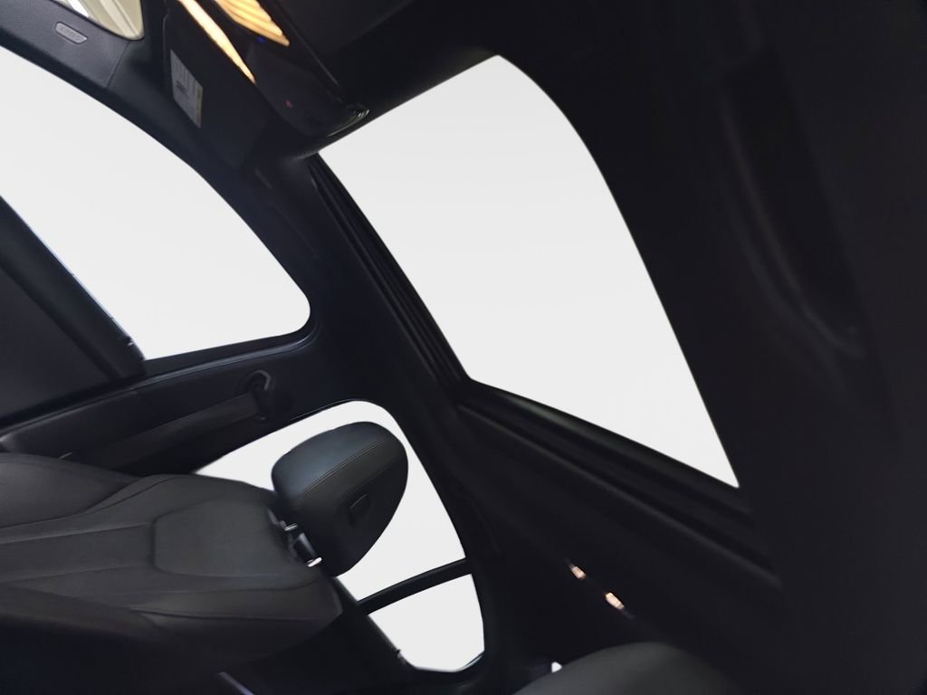 Used 2020 Jet Black BMW 330i image 29