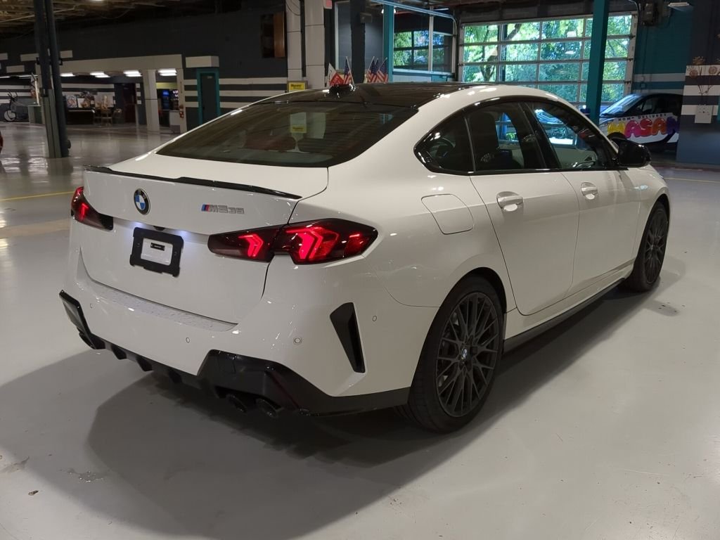 2025 BMW 2 Series M235 - Photo 8