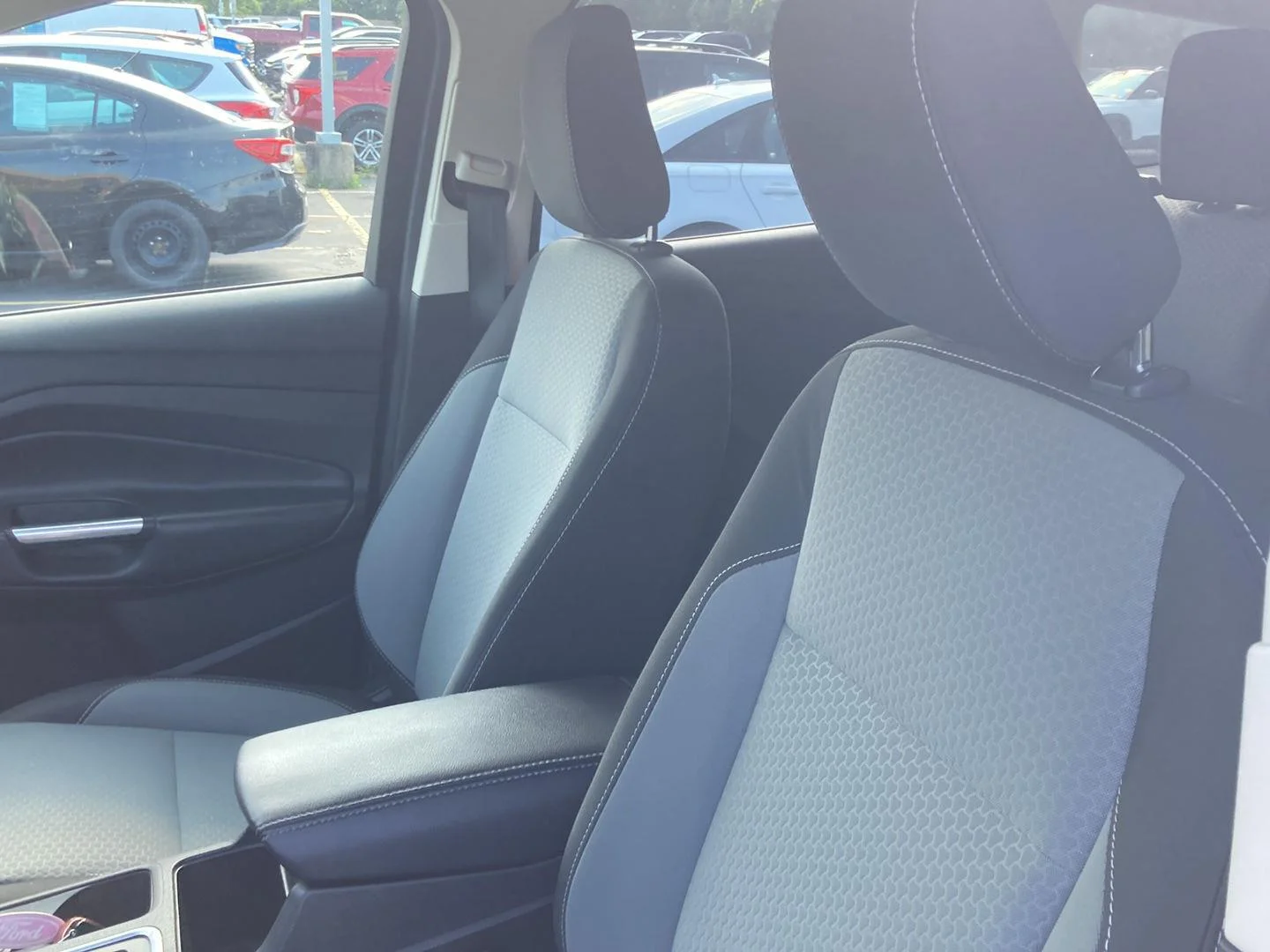 Used 2019 Magnetic Ford SE image 15