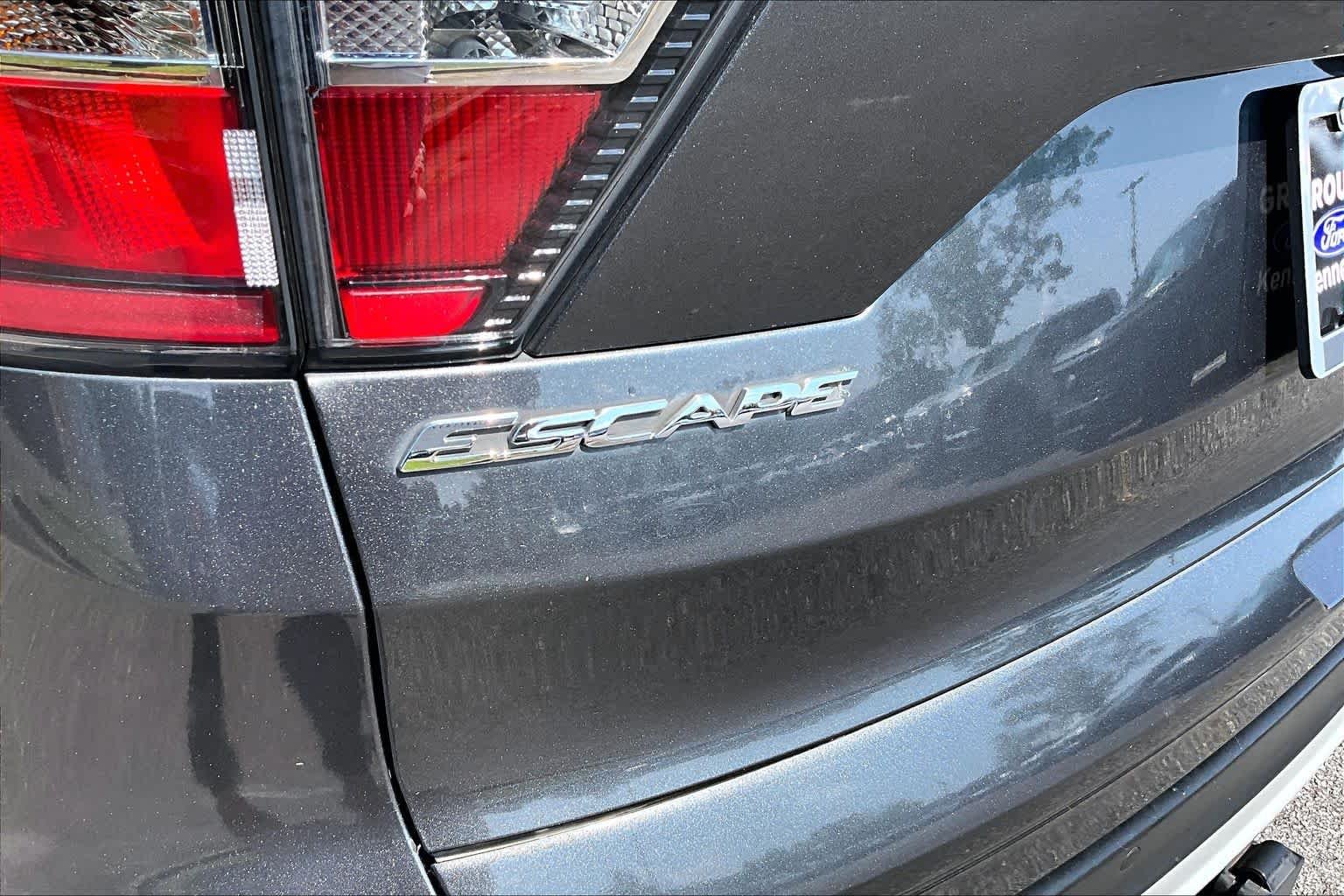 Used 2017 Magnetic Ford Titanium image 31