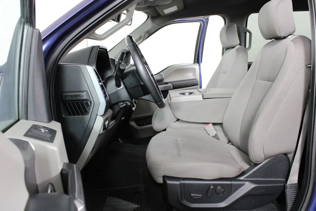 Used 2020 Blue Ford XLT image 21