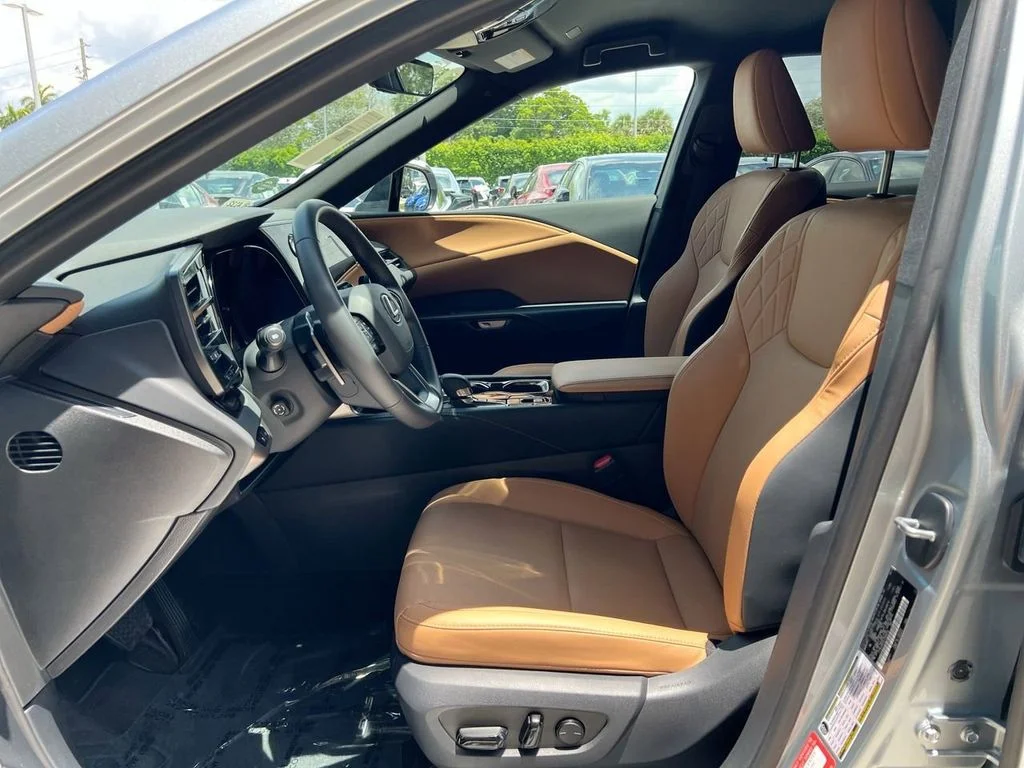 Certified Used 2025 IRIDIUM Lexus 350 image 12