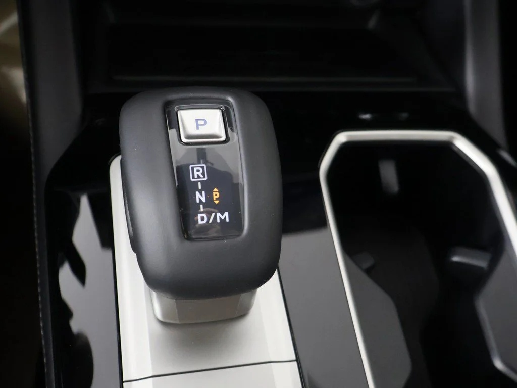 New 2027 White Mitsubishi LE image 49