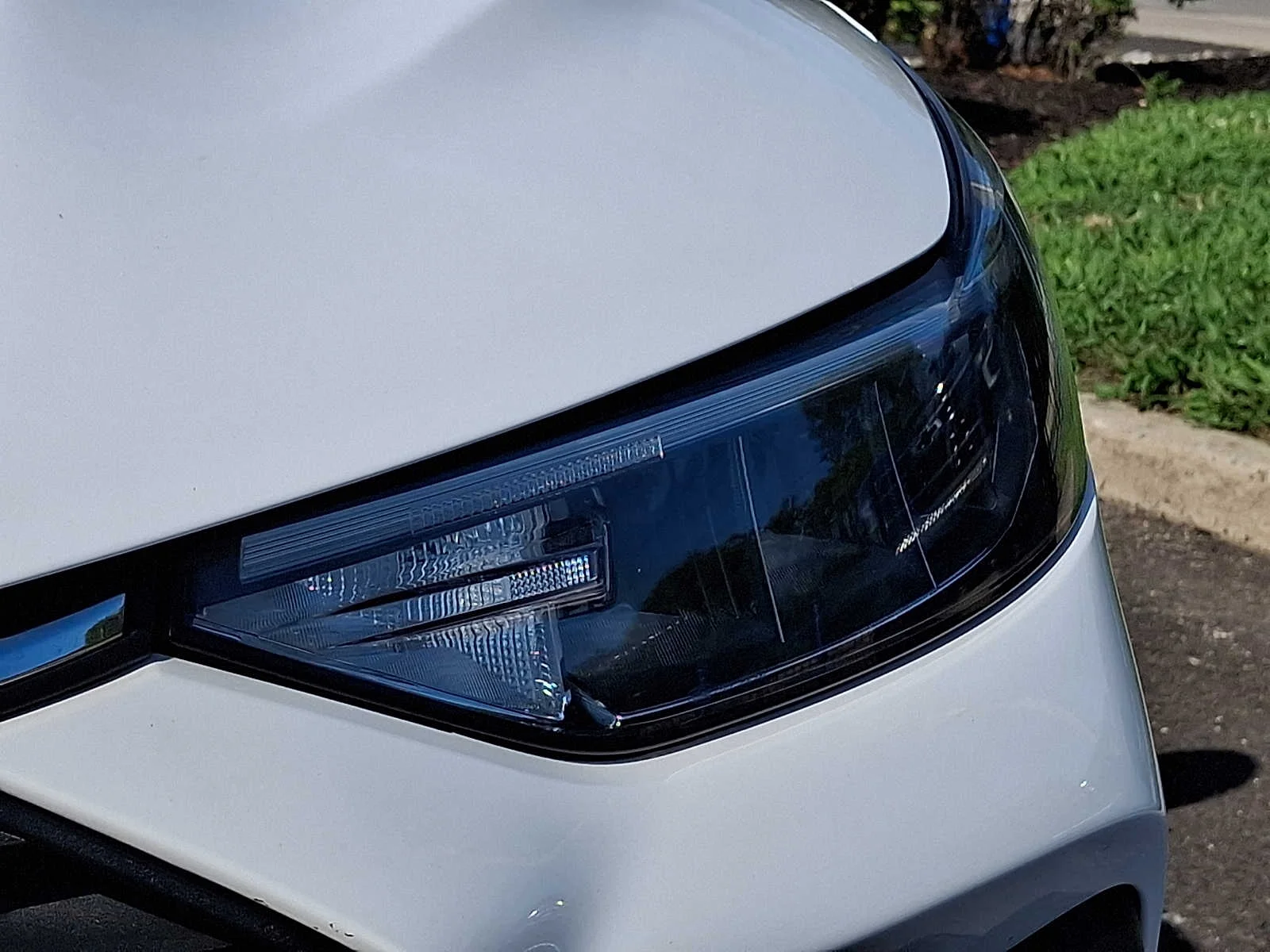 Used 2023 White Ford Active image 9