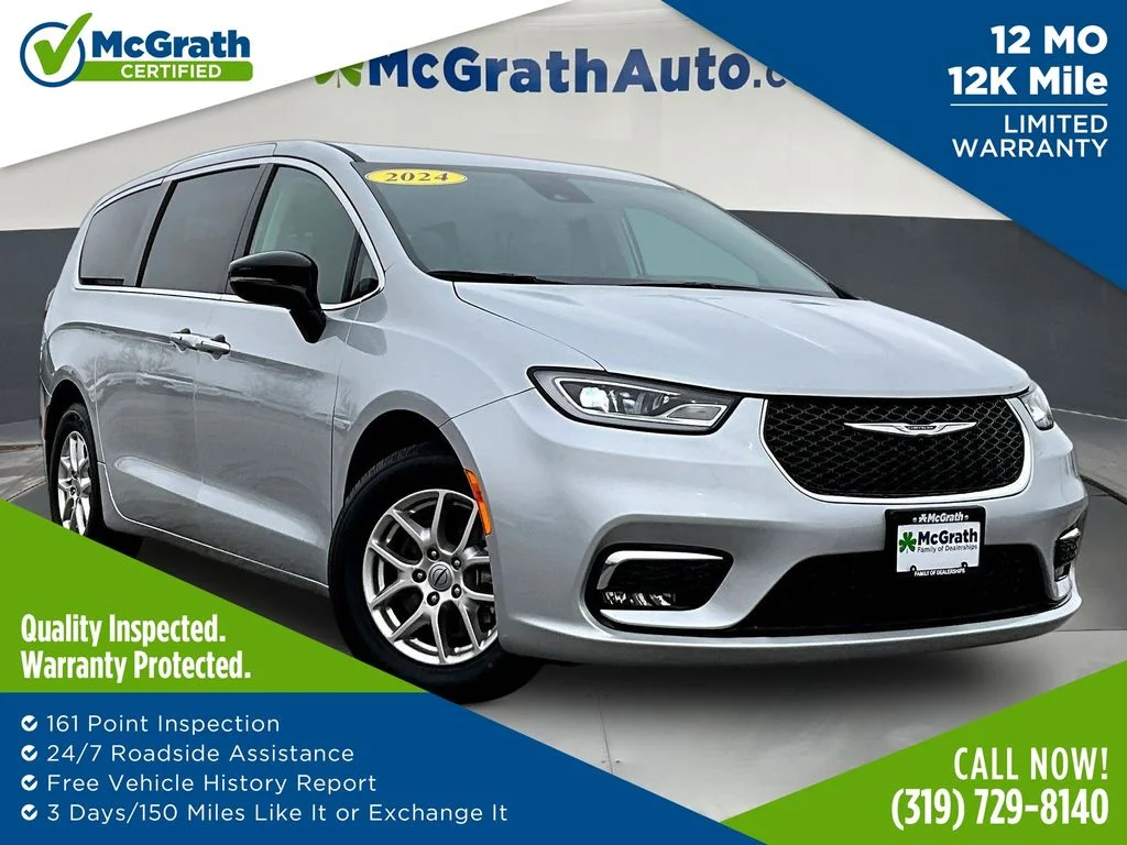 2024 Chrysler Pacifica Touring L's photo
