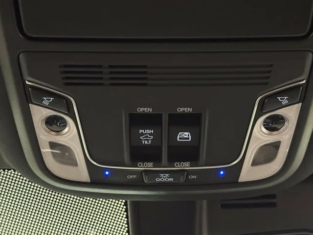 Used 2025 Black Honda RTL image 29