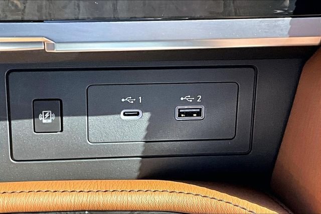 Used 2024 Black INFINITI Sensory image 33