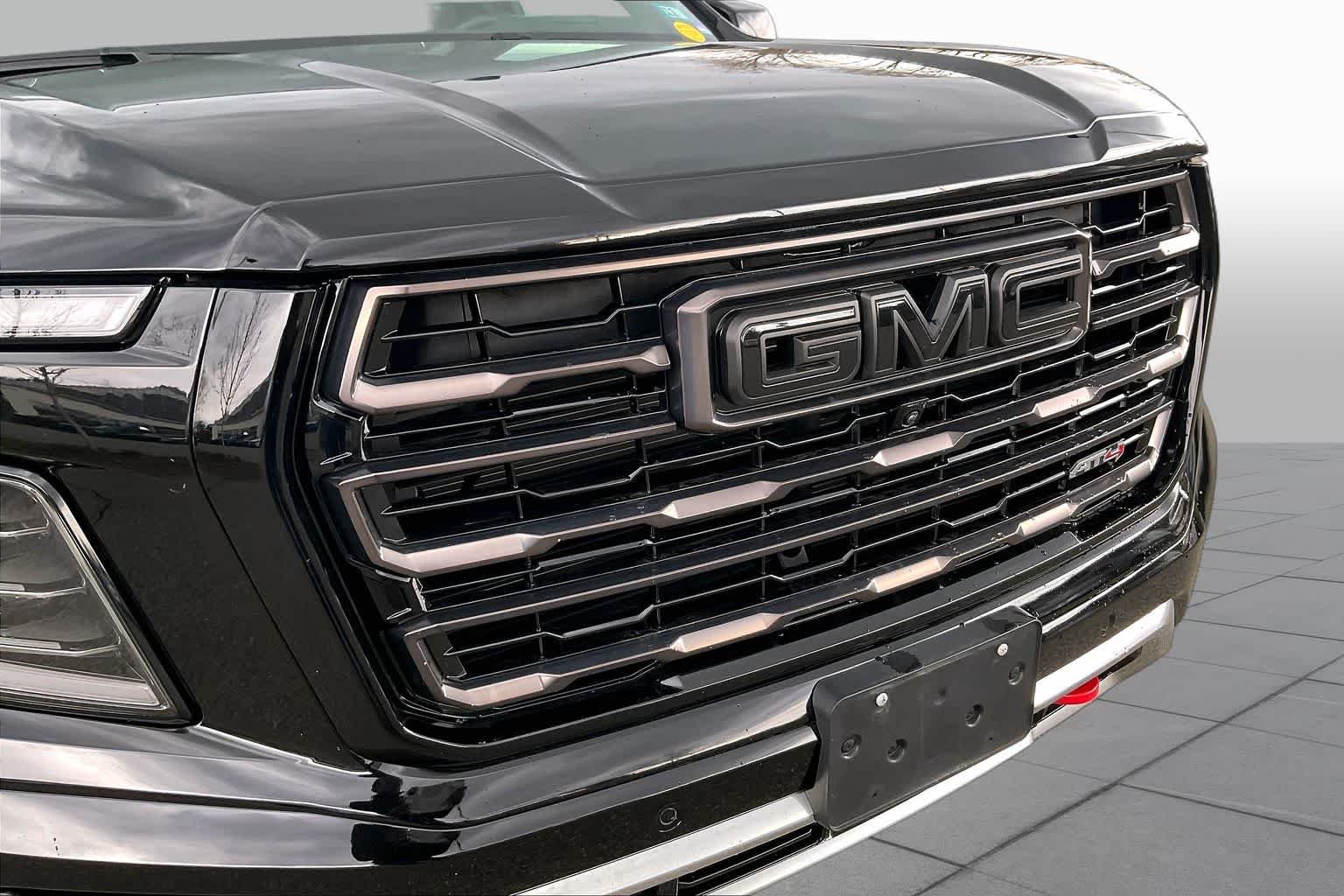 Used 2025 Onyx Black GMC AT4 Ultimate image 30