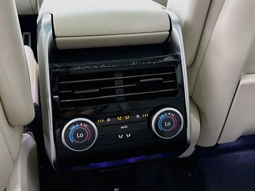 New 2026 Fuji White Land Rover SE image 27